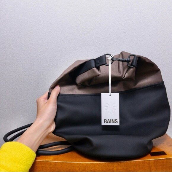 NWT Rains Bucket Sling Mini Bag OS Wood Black Roll Top Backpack Waterproof - Picture 6 of 15